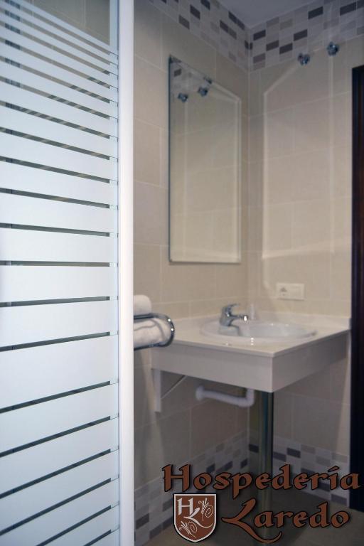 Hotel Hospederia Laredo La Carlota Habitación foto